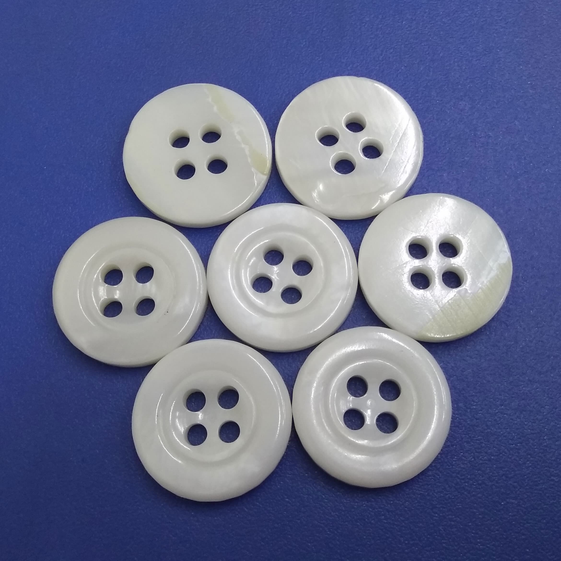 Geniune natural Chinese river shell button for shirt factory